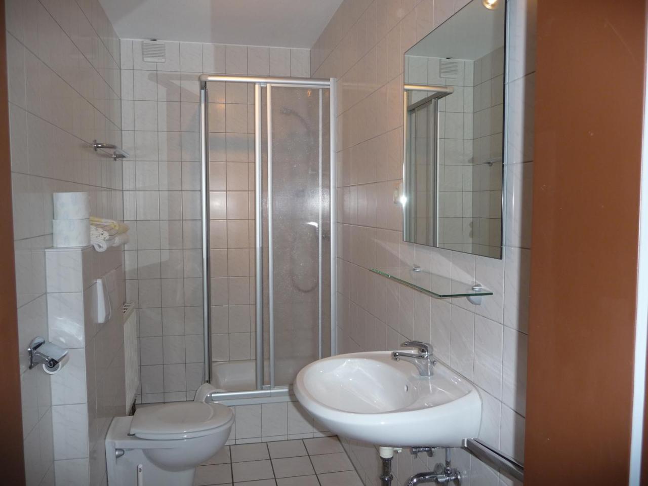 Gaestehaus Ermen Kamp-Lintfort Exteriör bild