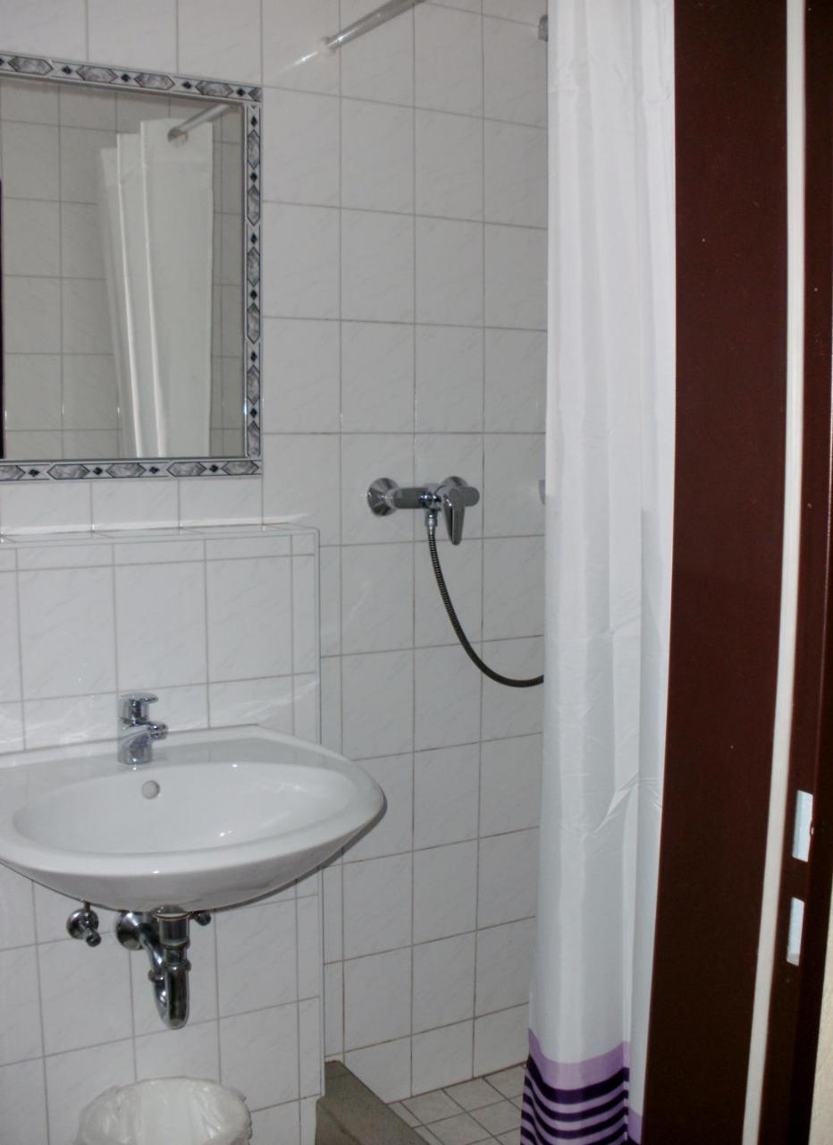 Gaestehaus Ermen Kamp-Lintfort Exteriör bild